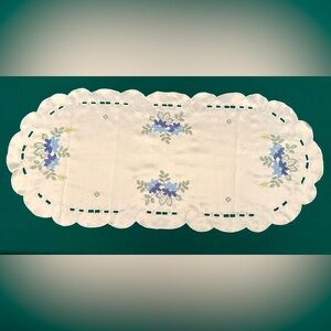 White and Blue length Oval Table Runner with Scalloped Edges 💕✨